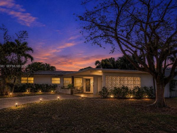 2136 NE 56th Pl, Fort Lauderdale, FL 33308