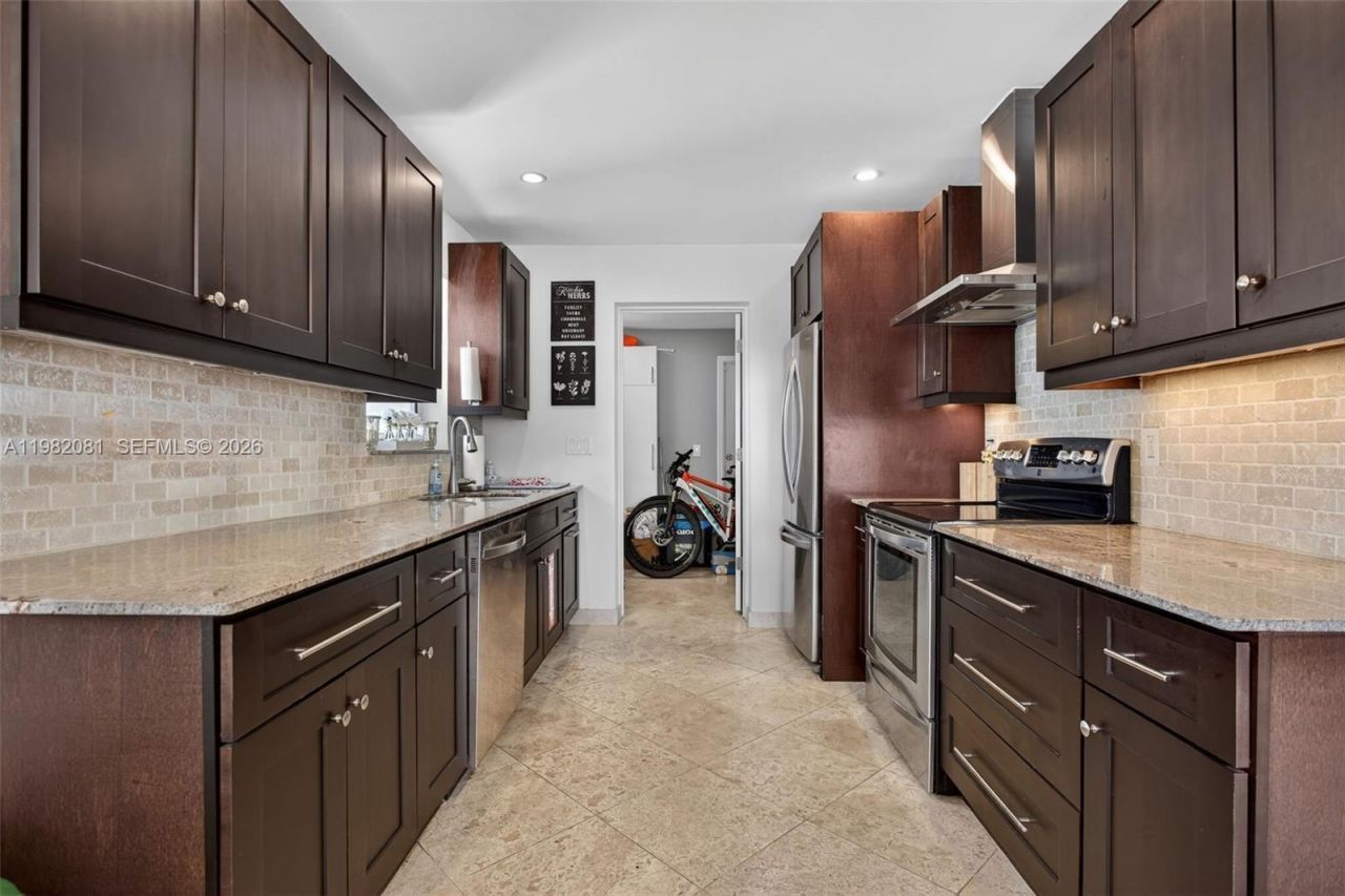 2136 NE 56th Pl, Fort Lauderdale, FL 33308 Photo