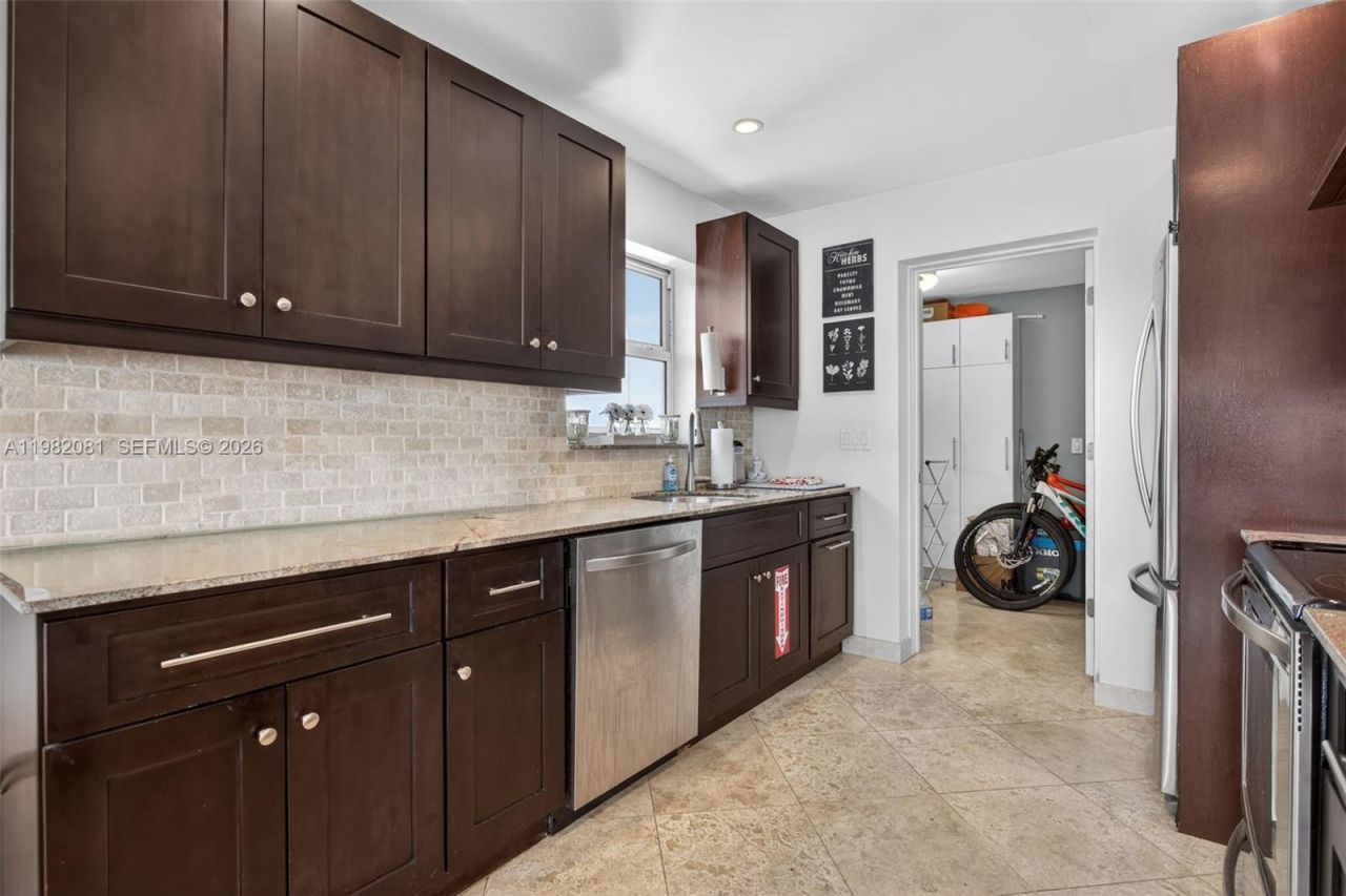 2136 NE 56th Pl, Fort Lauderdale, FL 33308 Photo