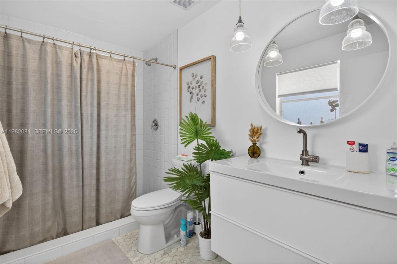 2136 NE 56th Pl, Fort Lauderdale, FL 33308 Photo