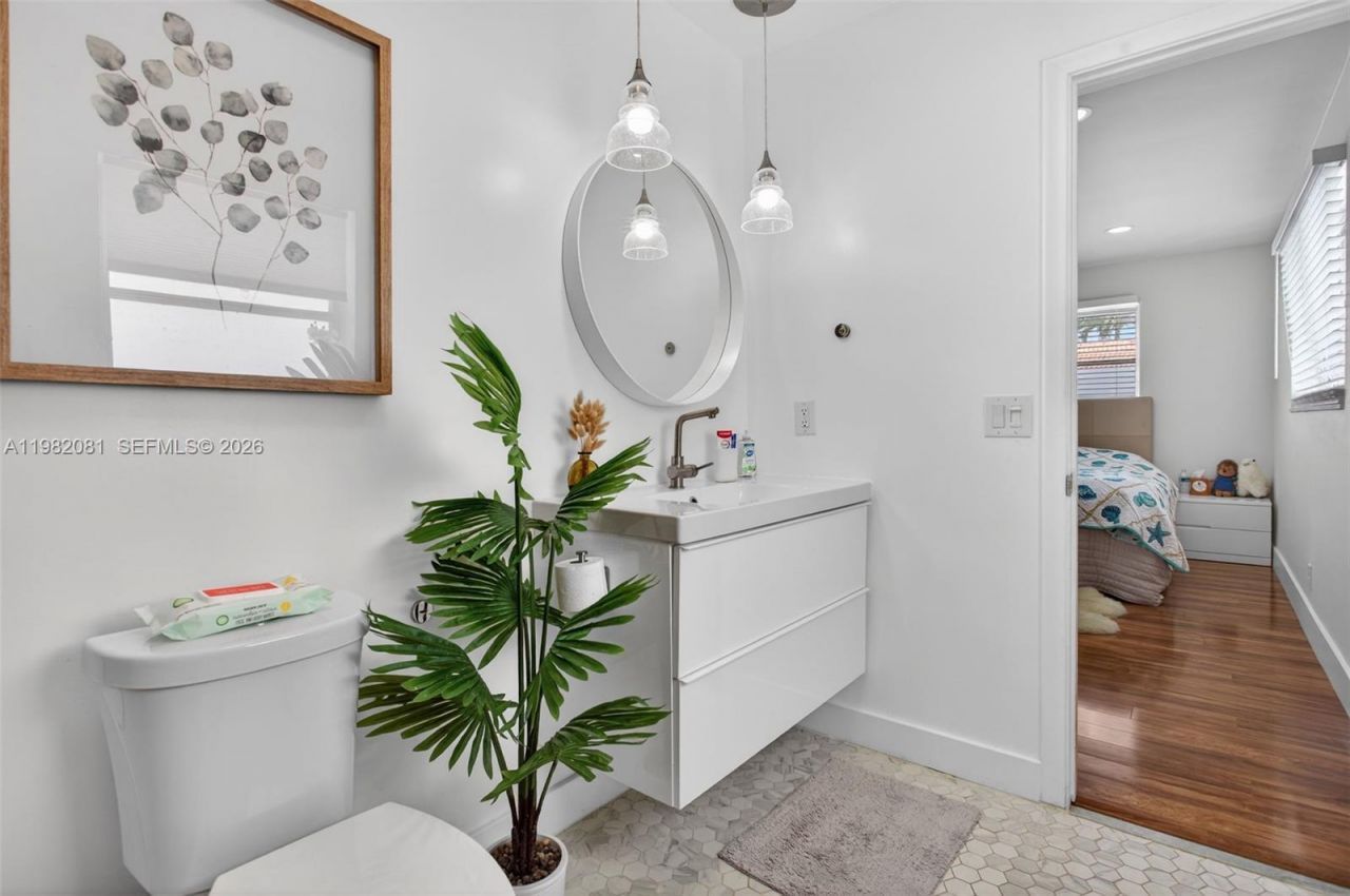 2136 NE 56th Pl, Fort Lauderdale, FL 33308 Photo