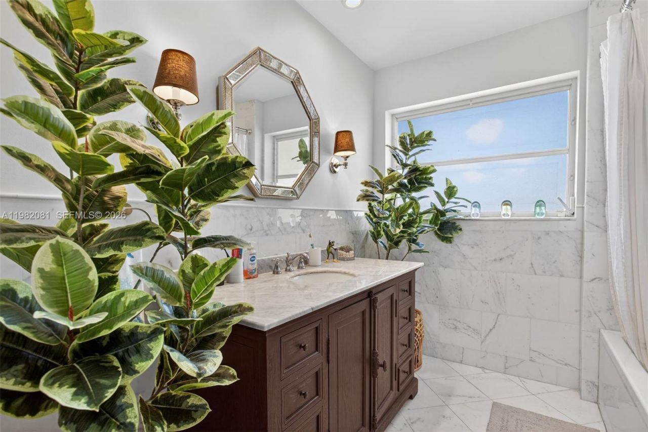 2136 NE 56th Pl, Fort Lauderdale, FL 33308 Photo