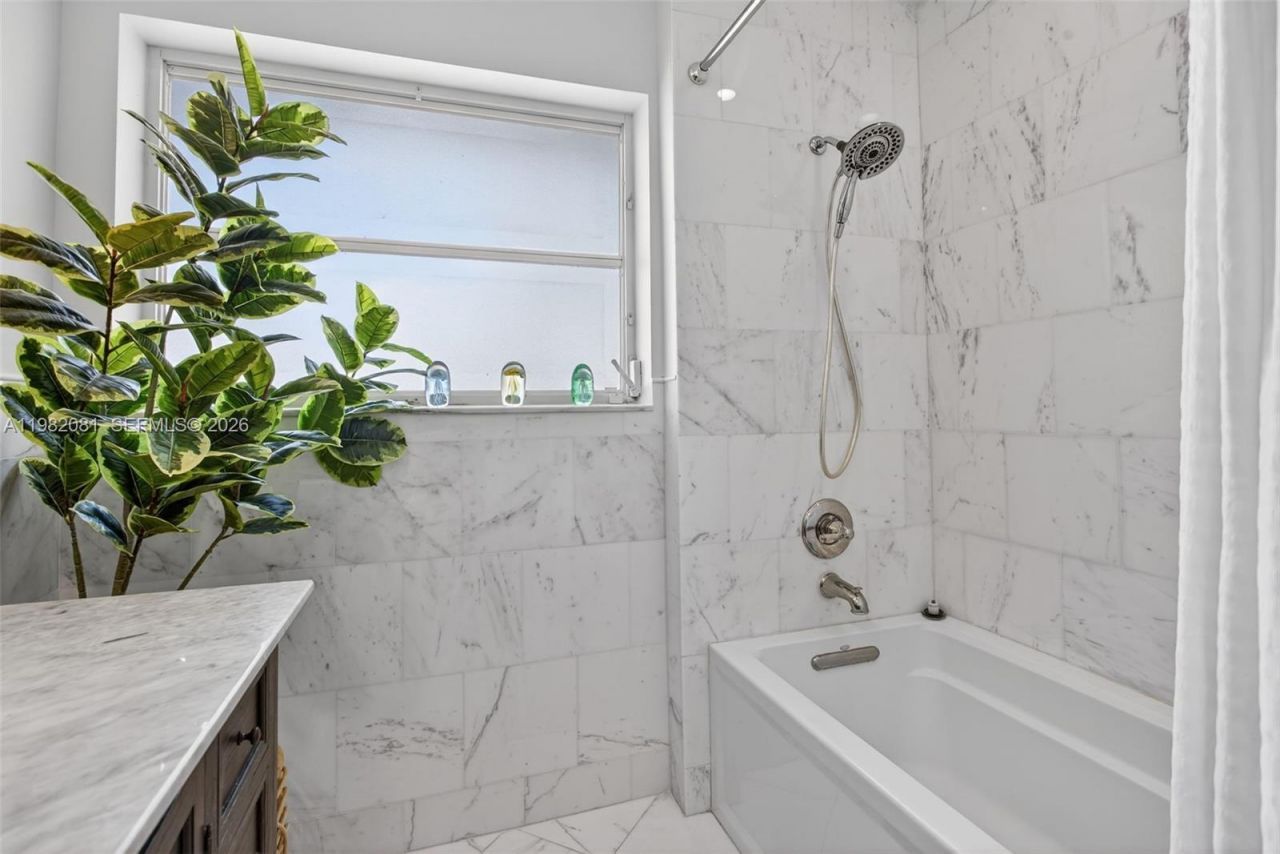 2136 NE 56th Pl, Fort Lauderdale, FL 33308 Photo