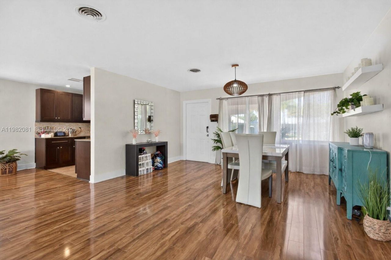 2136 NE 56th Pl, Fort Lauderdale, FL 33308 Photo