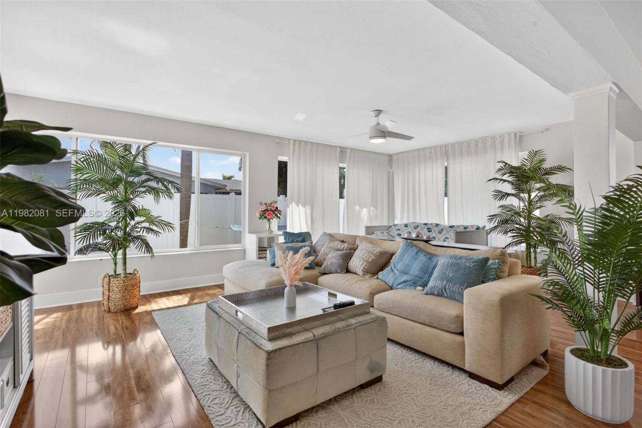 2136 NE 56th Pl, Fort Lauderdale, FL 33308 Photo