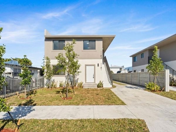 1181 NW 66 st, Miami, FL 33150