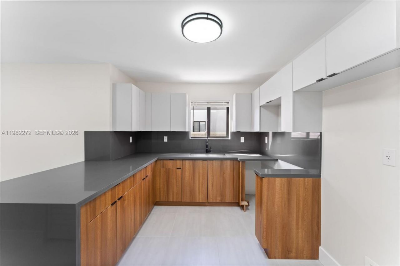 1181 NW 66 St, Miami, FL 33150 Photo