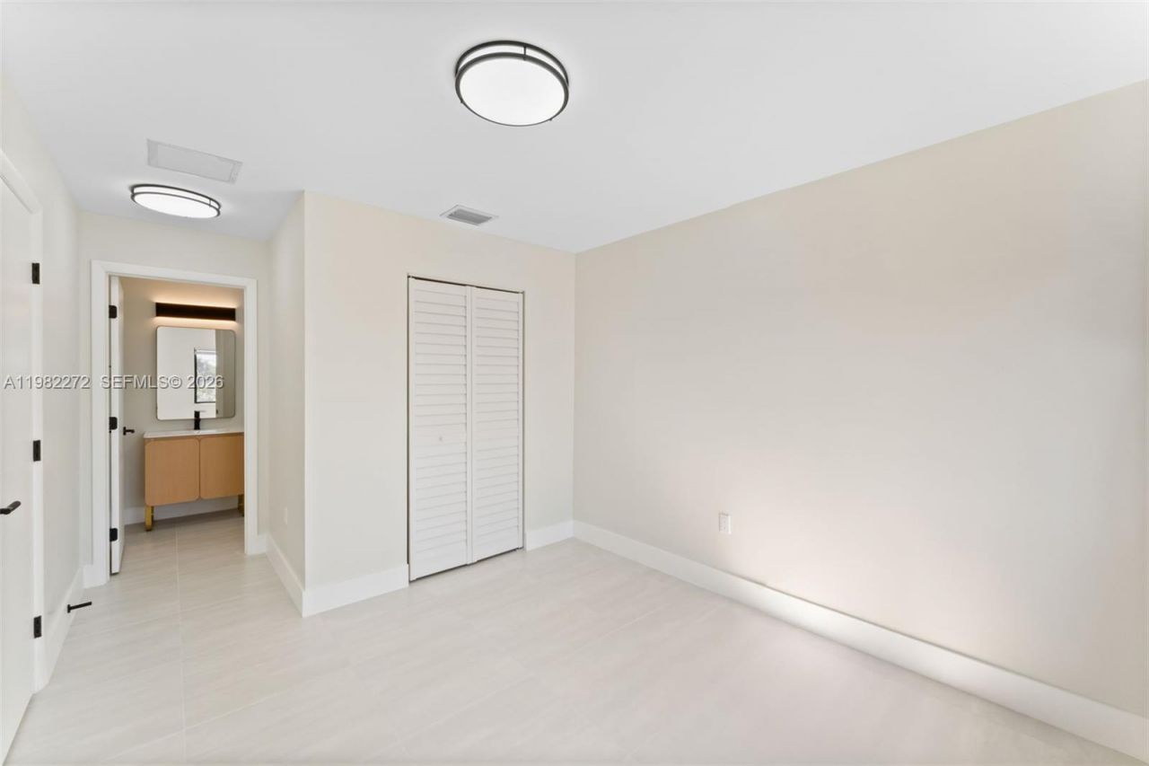 1181 NW 66 St, Miami, FL 33150 Photo