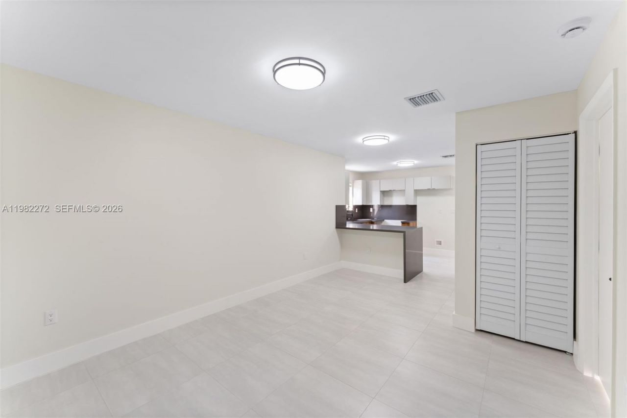 1181 NW 66 St, Miami, FL 33150 Photo