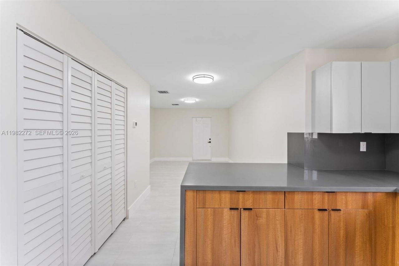 1181 NW 66 St, Miami, FL 33150 Photo