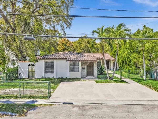 1010 SW 14th Ave , Miami, FL 33135