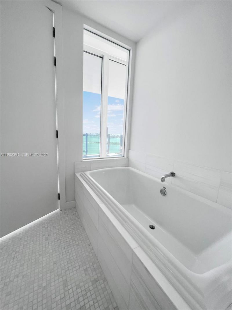 700 NE 26th Ter , Unit 2303, Miami, FL 33137 Photo