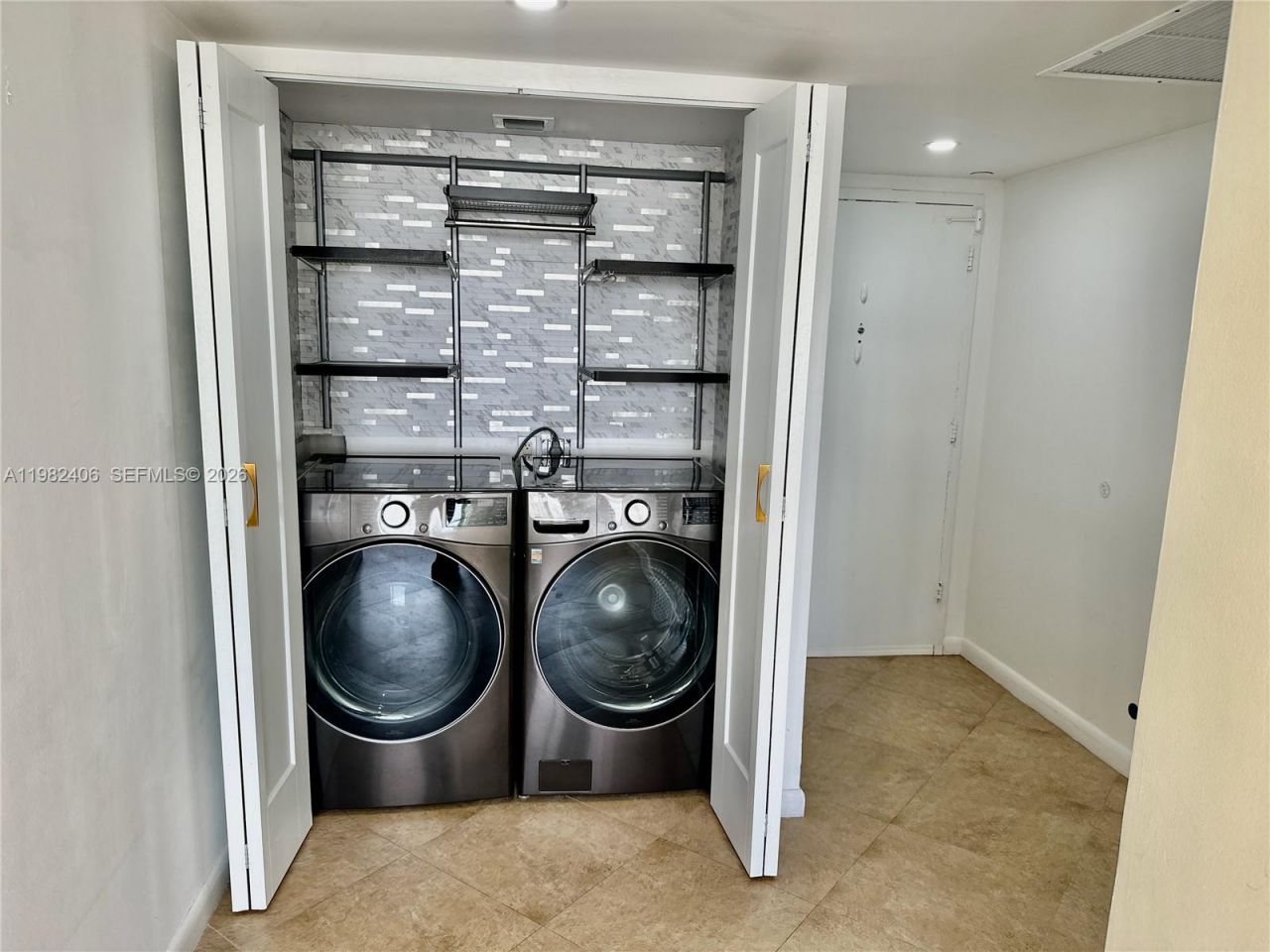 3180 S Ocean Dr, Unit 401, Hallandale Beach, FL 33009 Photo