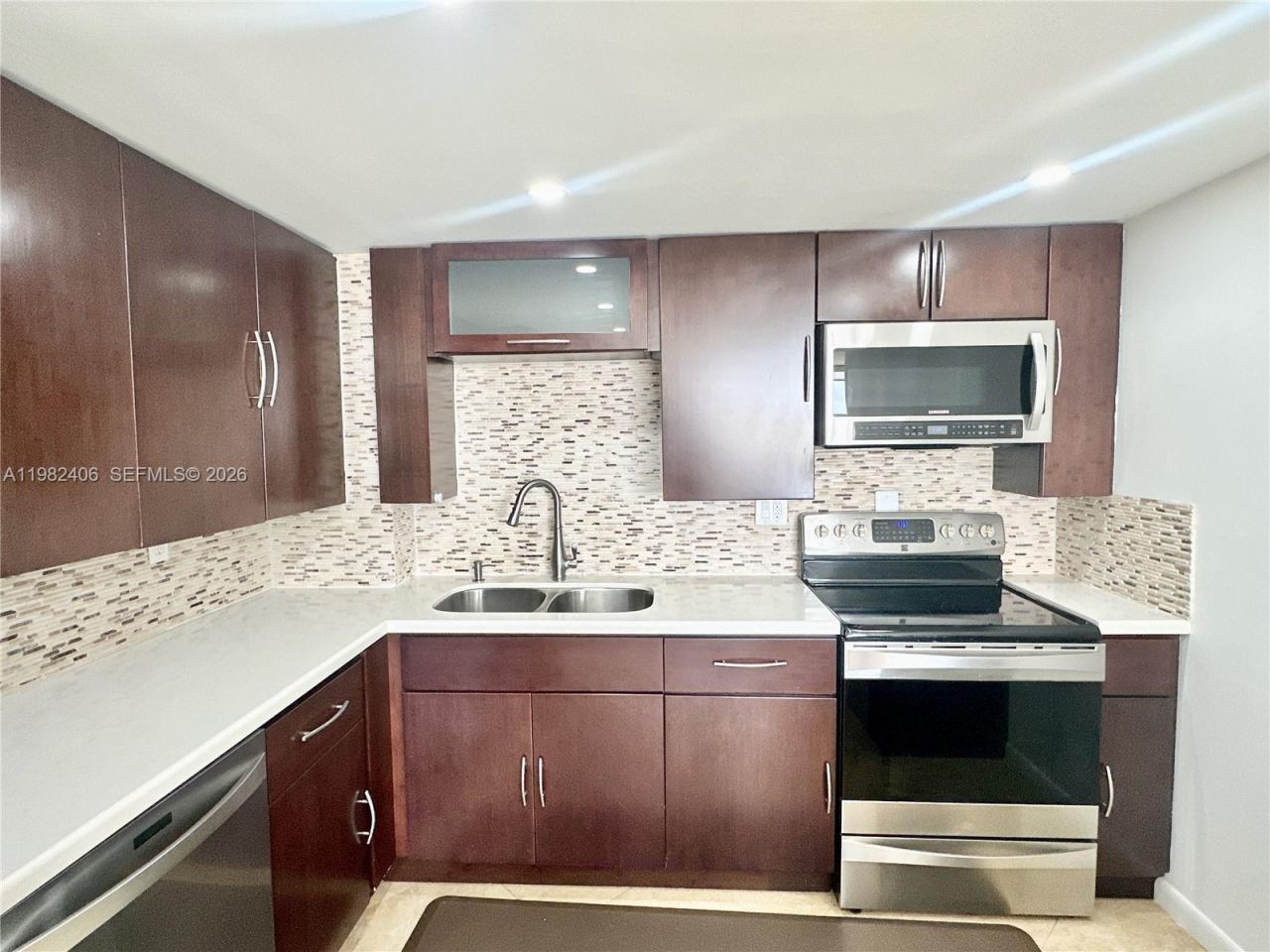 3180 S Ocean Dr, Unit 401, Hallandale Beach, FL 33009 Photo