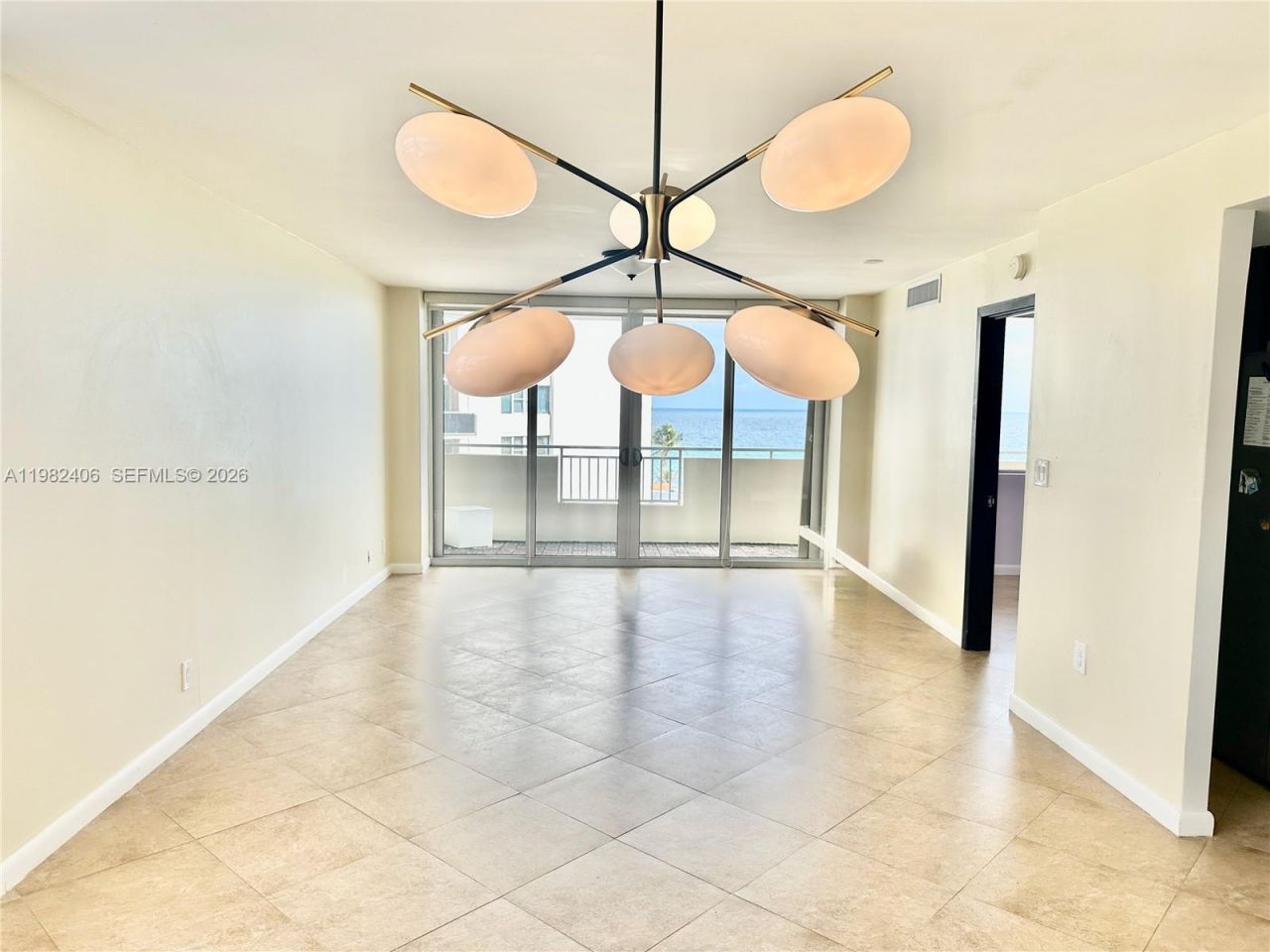 3180 S Ocean Dr, Unit 401, Hallandale Beach, FL 33009 Photo