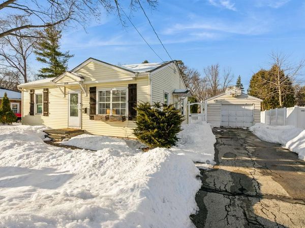 1426 E CALUMET STREET, Appleton, WI 54915