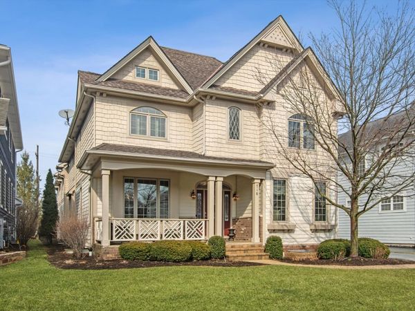 716 E Sunnyside Avenue, Libertyville, IL 60048