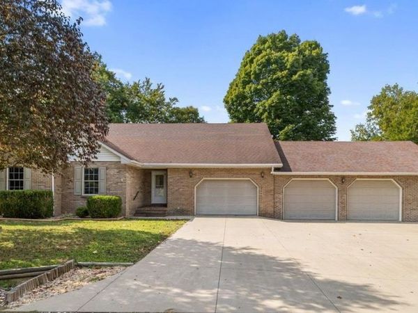 100 Hunt Morgan Trail , Columbia, KY 42728