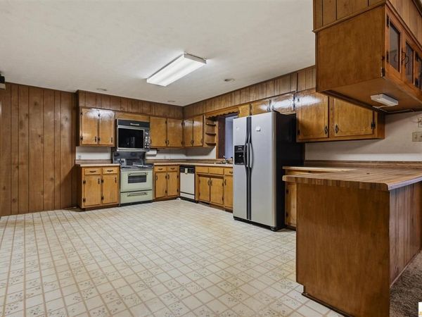 7959 Russellville Road, Bowling Green, KY 42101