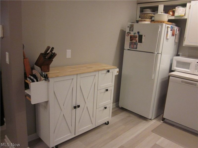 19704 Lorain Road, Unit 43, Fairview Park, OH 44126 Photo 5