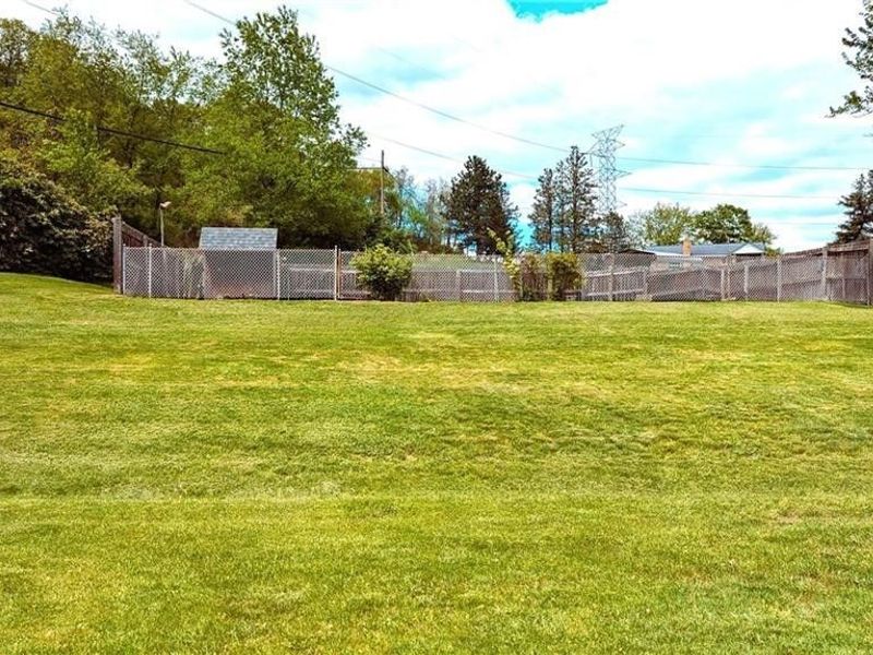 6291 Veterans Boulevard, Chester, WV 26034 Photo 2