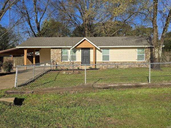 8201 Camelia, Benton, AR 72019