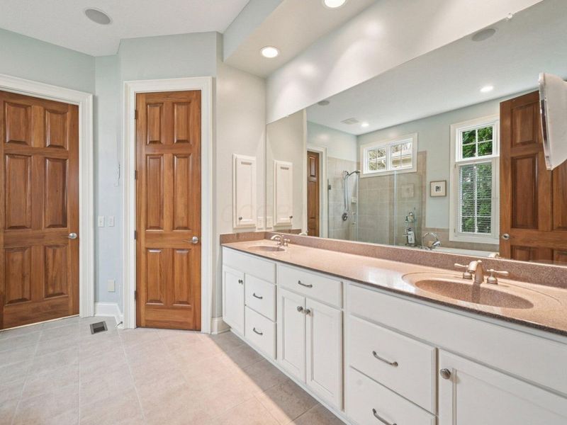 6045 Medallion Drive W, Westerville, OH 43082 Photo 35