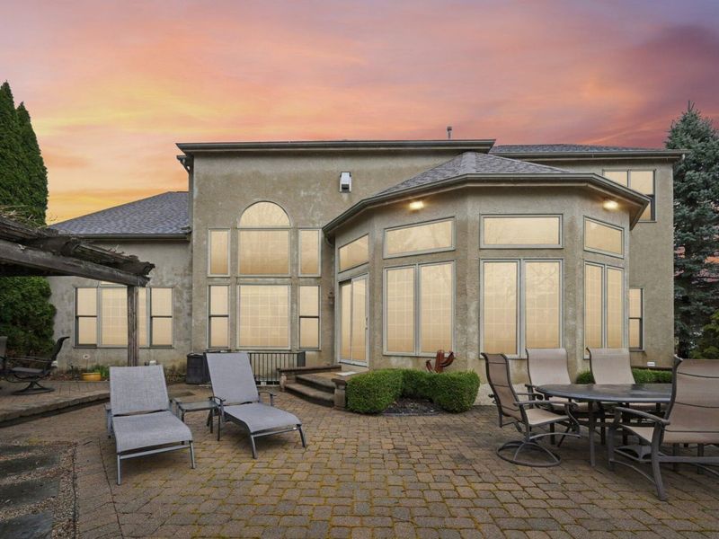 6045 Medallion Drive W, Westerville, OH 43082 Photo 4