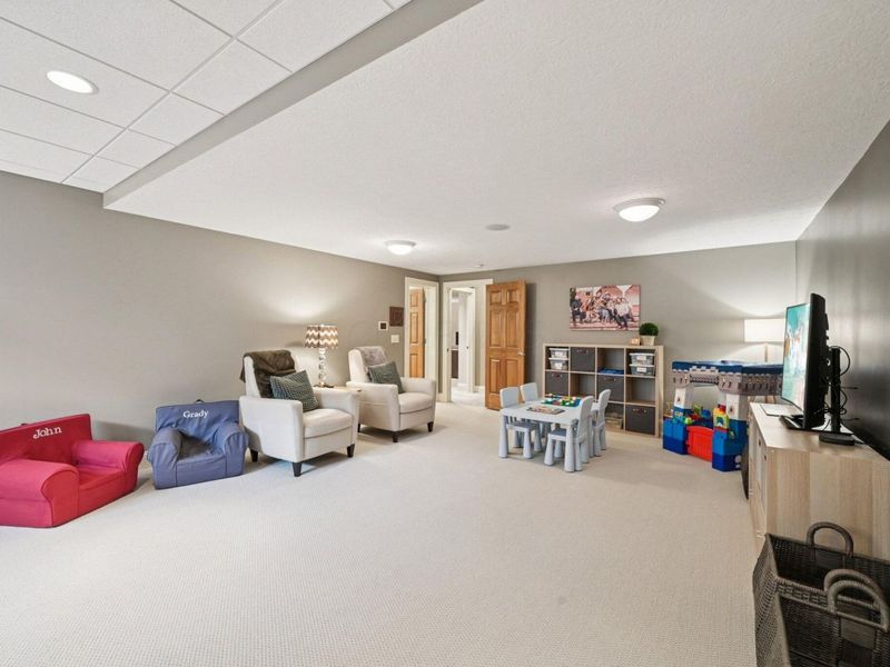 6045 Medallion Drive W, Westerville, OH 43082 Photo 56