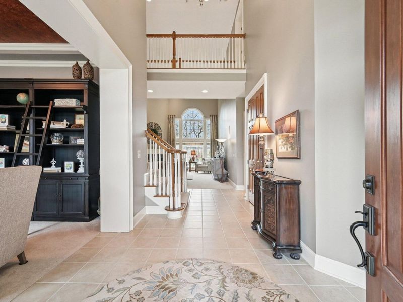 6045 Medallion Drive W, Westerville, OH 43082 Photo 8