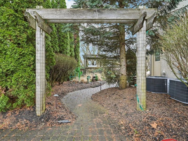 6045 Medallion Drive W, Westerville, OH 43082 Photo 87