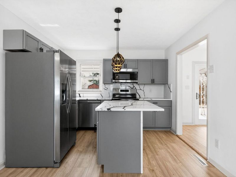 4743 Stiles Avenue , Columbus, OH 43228 Photo 10