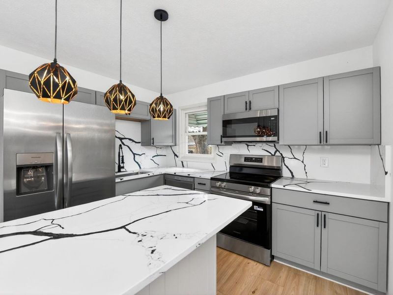 4743 Stiles Avenue , Columbus, OH 43228 Photo 11