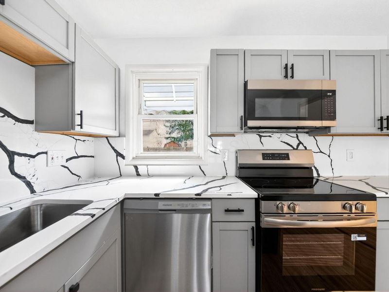 4743 Stiles Avenue , Columbus, OH 43228 Photo 16