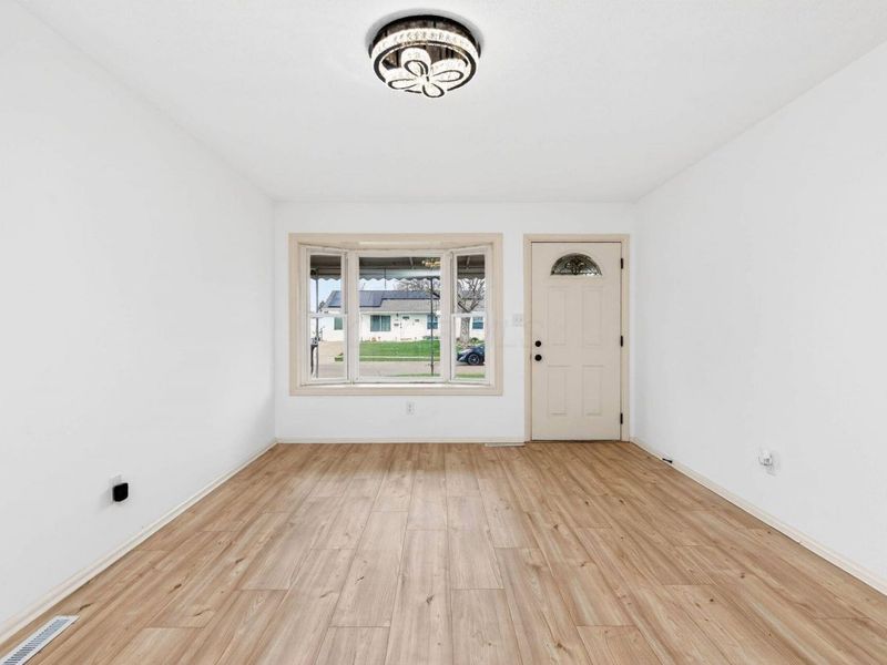 4743 Stiles Avenue , Columbus, OH 43228 Photo 6