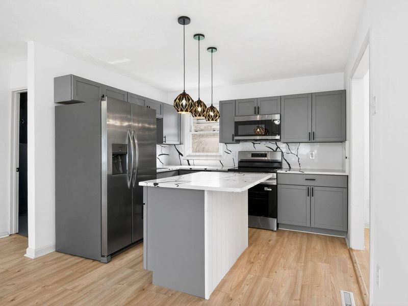 4743 Stiles Avenue , Columbus, OH 43228 Photo 9