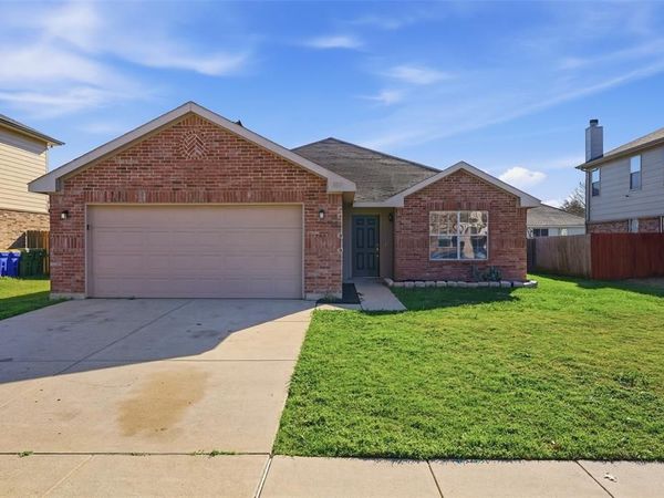 108 Thoroughbred Drive, Krum, TX 76249