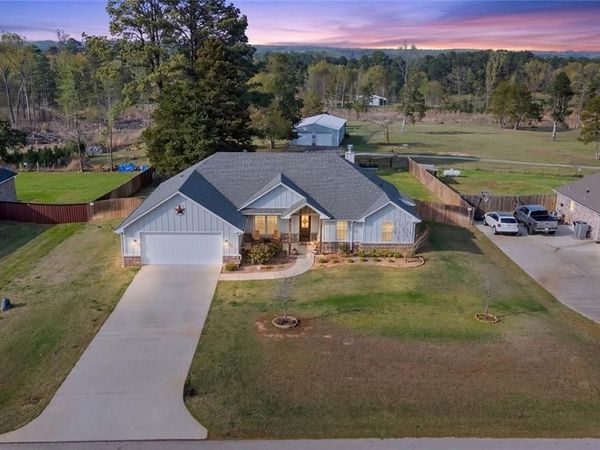 18341 Timber Oaks Drive, Lindale, TX 75771