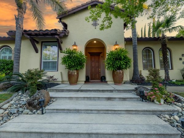 3750 Clubside Ln, Sacramento, CA 95835