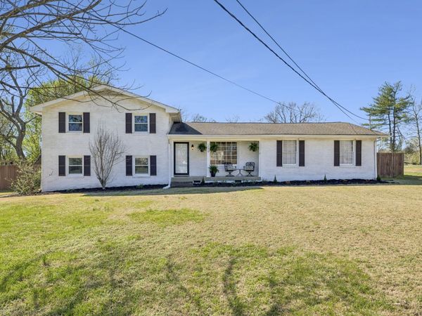 239 Sterling Rd , Hendersonville, TN 37075