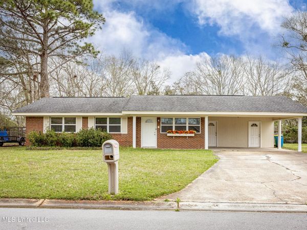 6217 Browning Drive, Ocean Springs, MS 39564