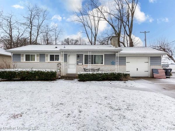 176 Dickenson Street, Romeo Vlg, MI 48065