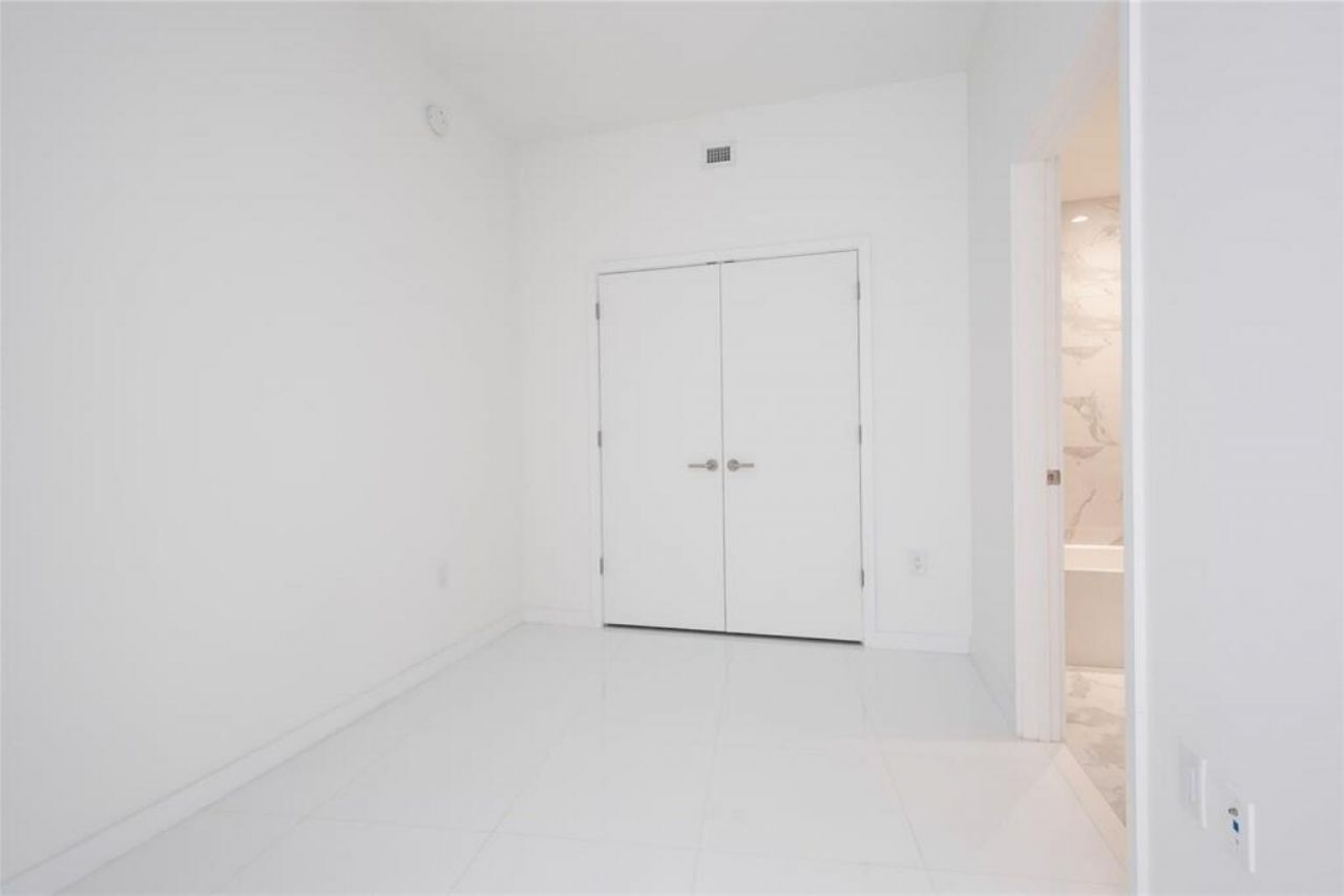 851 NE 1st Avenue, Unit 1510, Miami, FL 33130 Photo