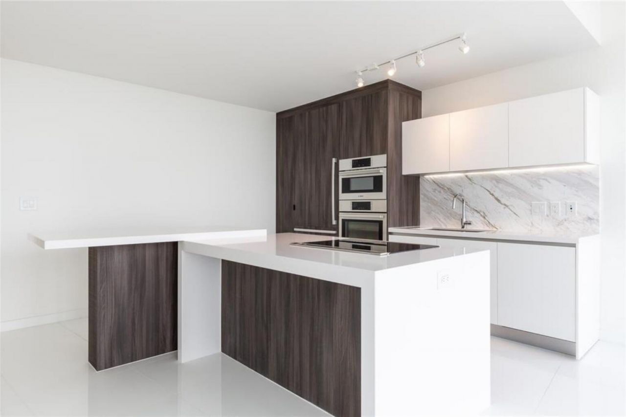 851 NE 1st Avenue, Unit 1510, Miami, FL 33130 Photo