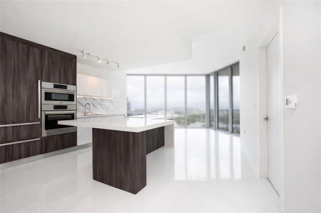 851 NE 1st Avenue, Unit 1510, Miami, FL 33130 Photo