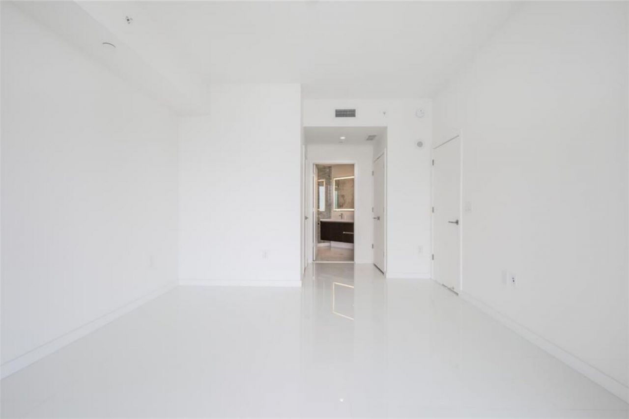 851 NE 1st Avenue, Unit 1510, Miami, FL 33130 Photo