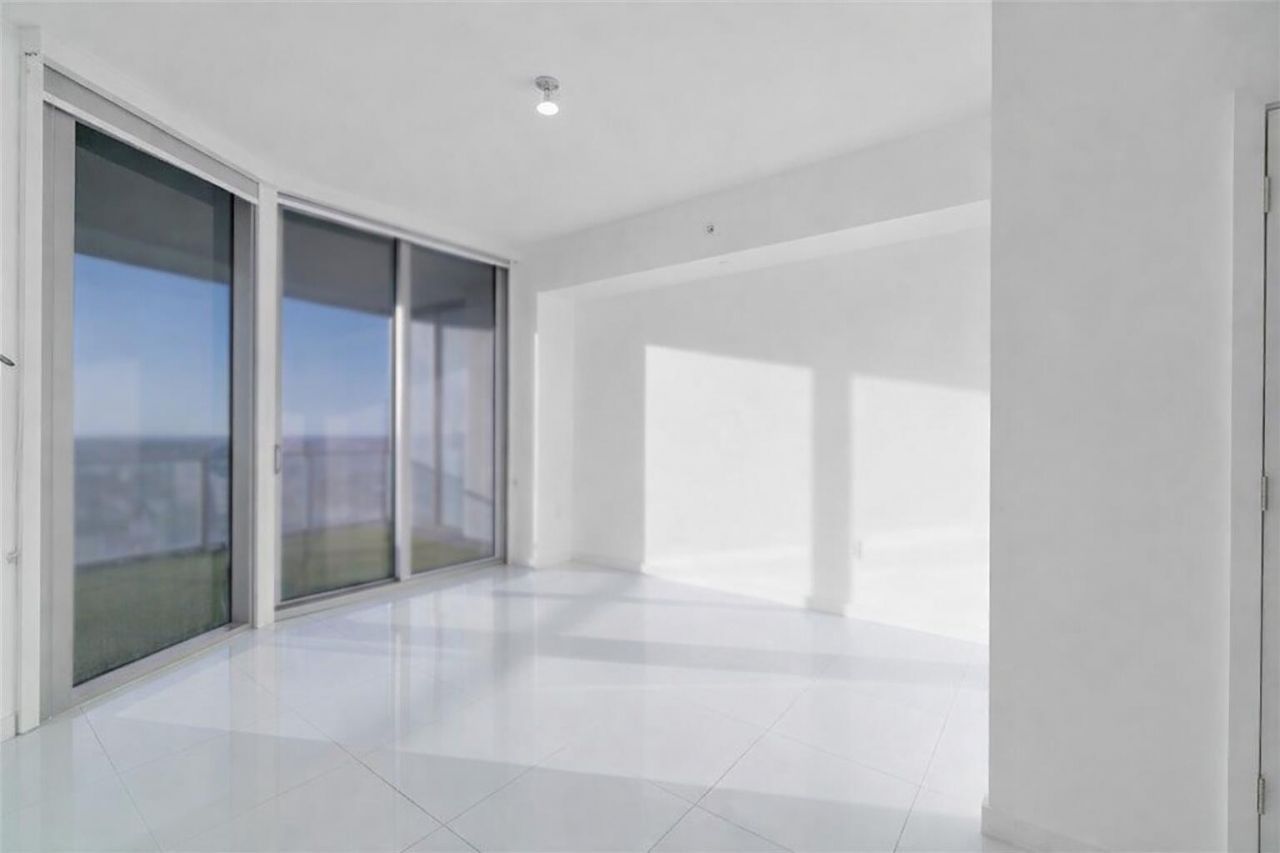 851 NE 1st Avenue, Unit 1510, Miami, FL 33130 Photo