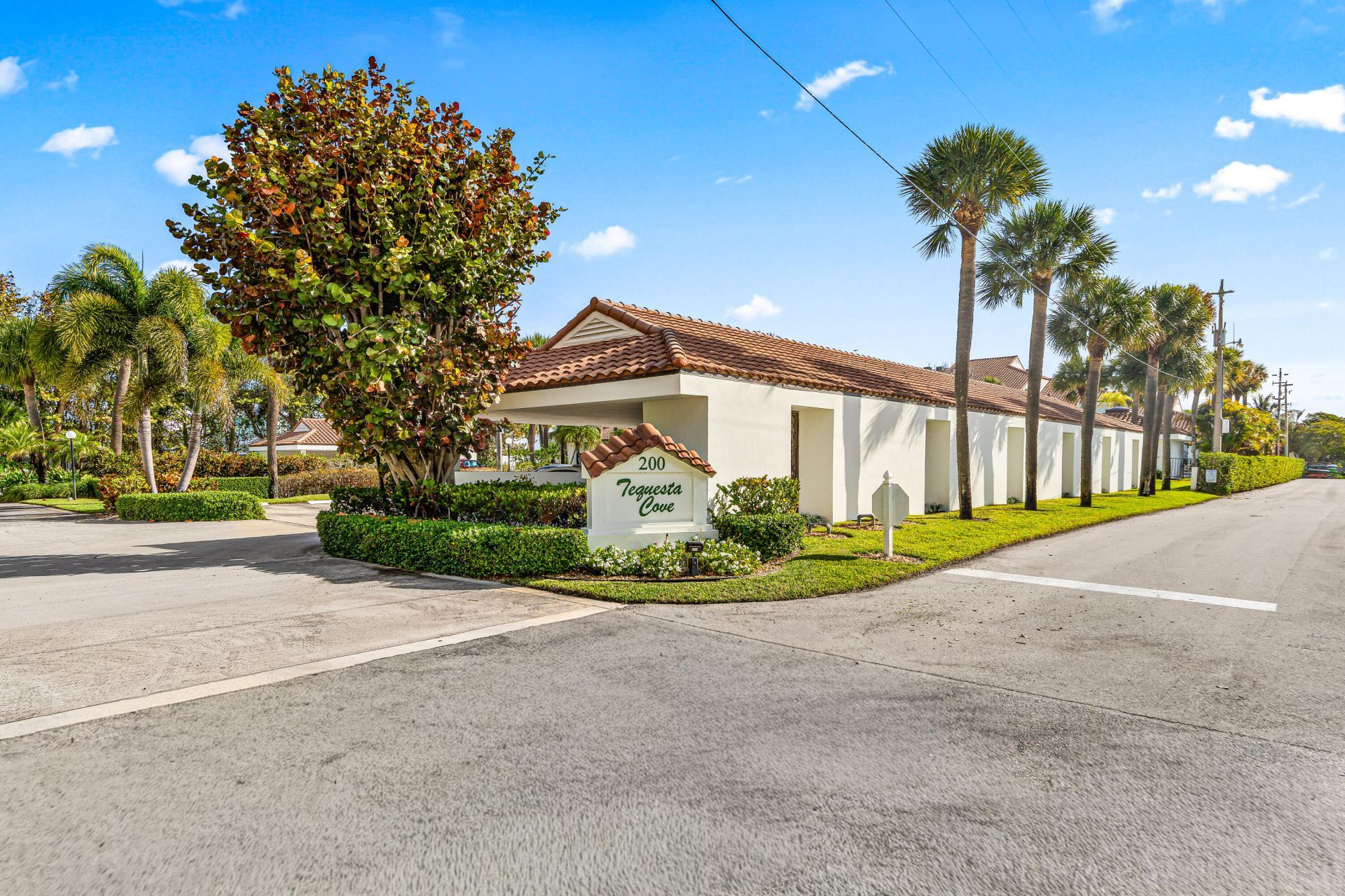 200 Waterway Road, Unit 104, Tequesta, FL 33469 Photo