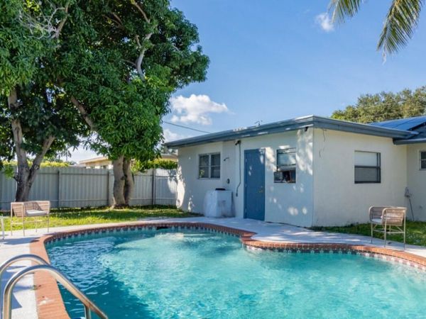 816 NW 8th Avenue, Boynton Beach, FL 33426