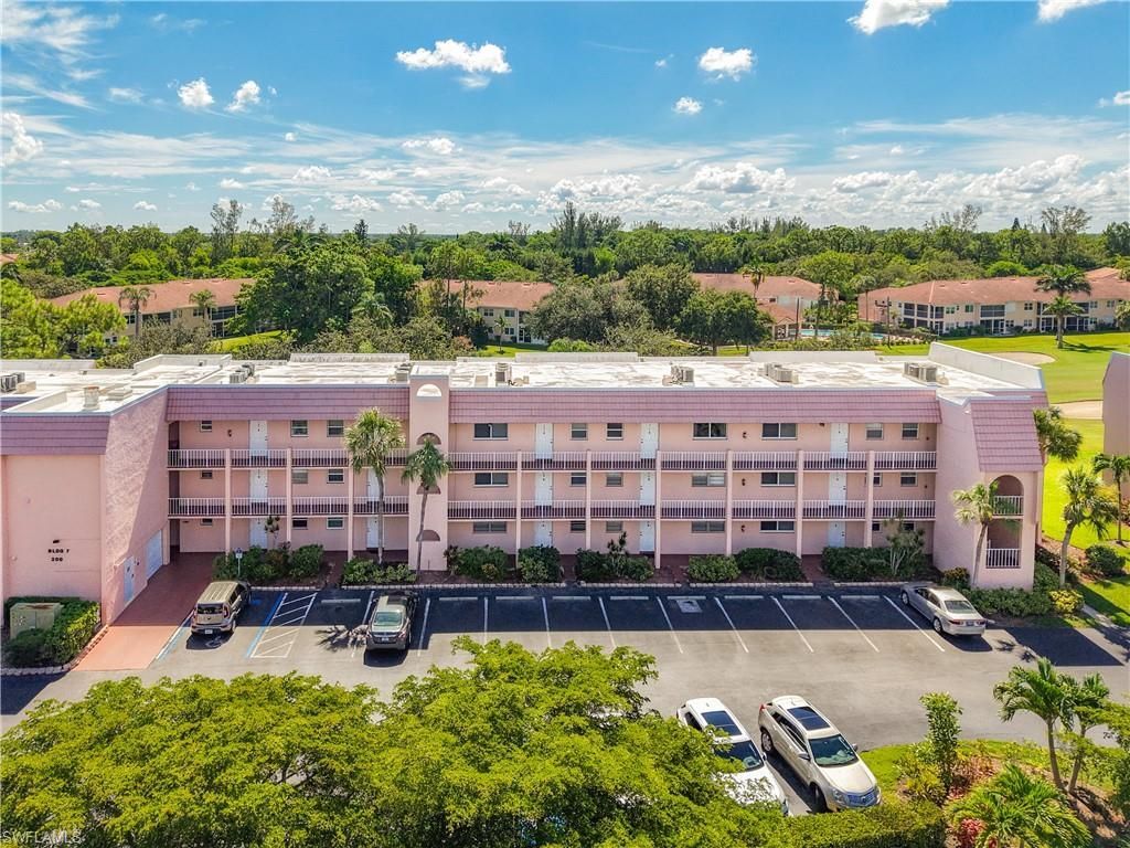 200 Turtle Lake Ct, Unit 109, Naples, FL 34105 Photo